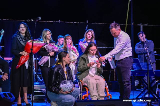 Humanitarni koncert u Sovićima 125