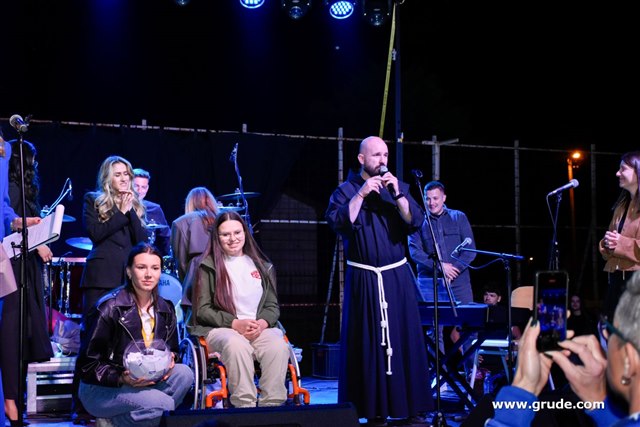 Humanitarni koncert u Sovićima 126