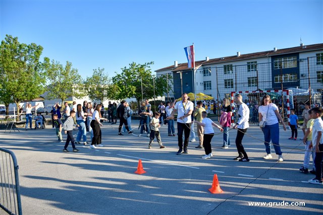 Humanitarni koncert u Sovićima 51