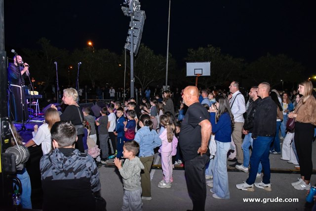 Humanitarni koncert u Sovićima 74