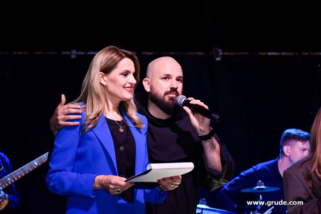 Humanitarni koncert u Sovićima 90